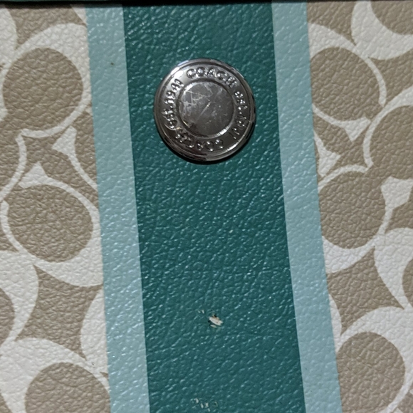 Coach Cross Body - Picture 2 of 4